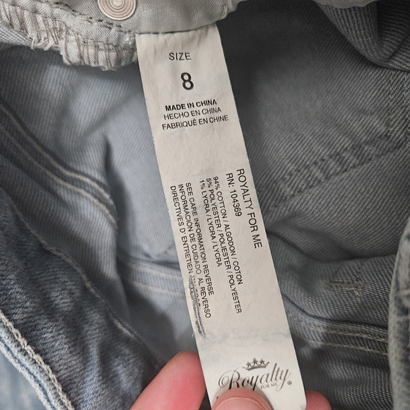 Royalty For Me Light Cropped Raw Hem Jeans! - Picture 5 of 8